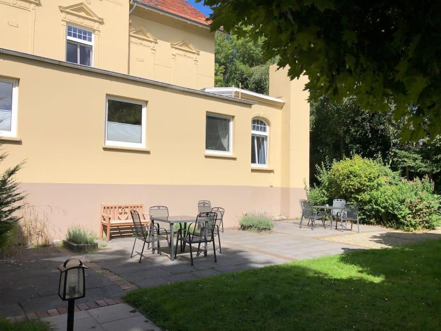 Emily'S Deichbude In Einer Historischen Villa In Dornumersiel Luaran gambar