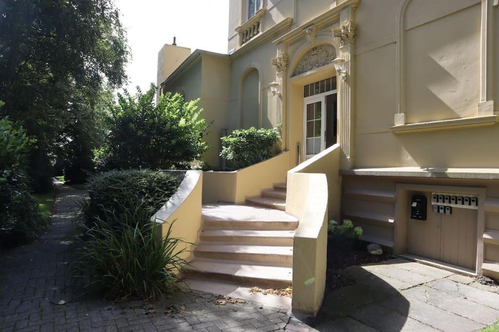 Emily'S Deichbude In Einer Historischen Villa In Dornumersiel Luaran gambar