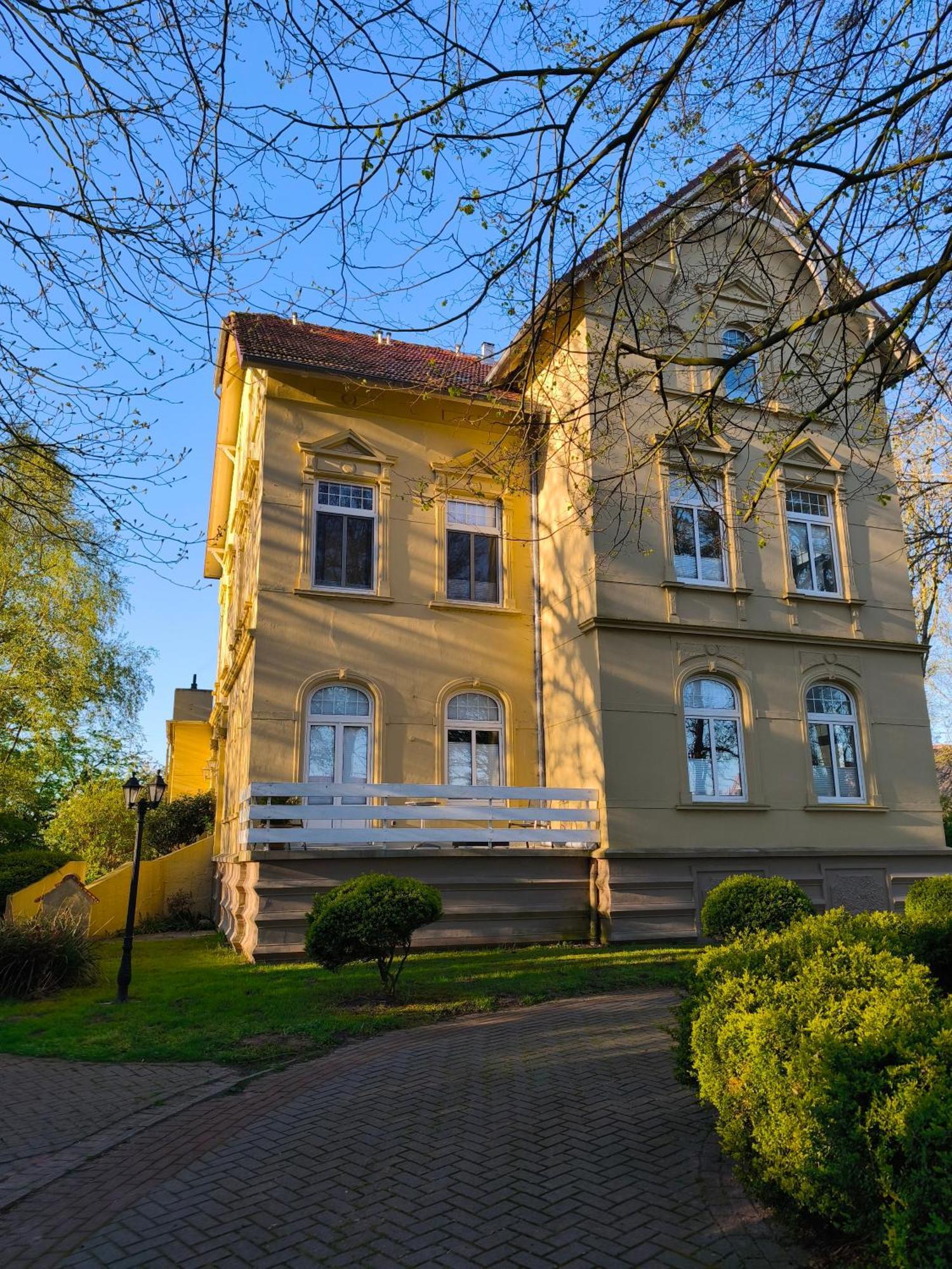 Emily'S Deichbude In Einer Historischen Villa In Dornumersiel Luaran gambar